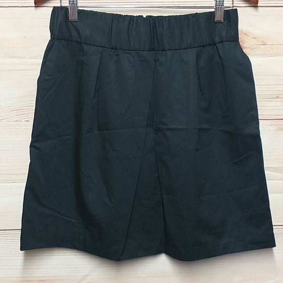 Banana Republic Black Skirt Size S - Picture 2 of 8
